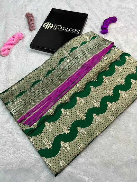 Exquisite Emerald Green Handloom Banarasi Cutwork weaving handloom saree