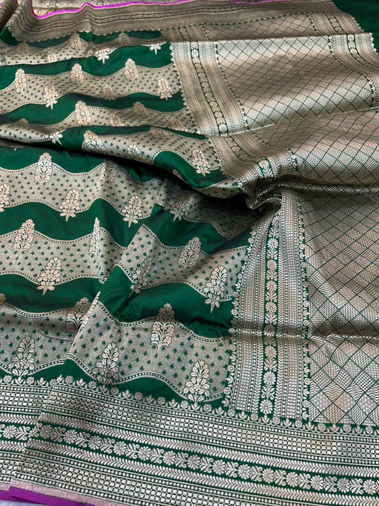 Exquisite Emerald Green Handloom Banarasi Cutwork weaving handloom saree