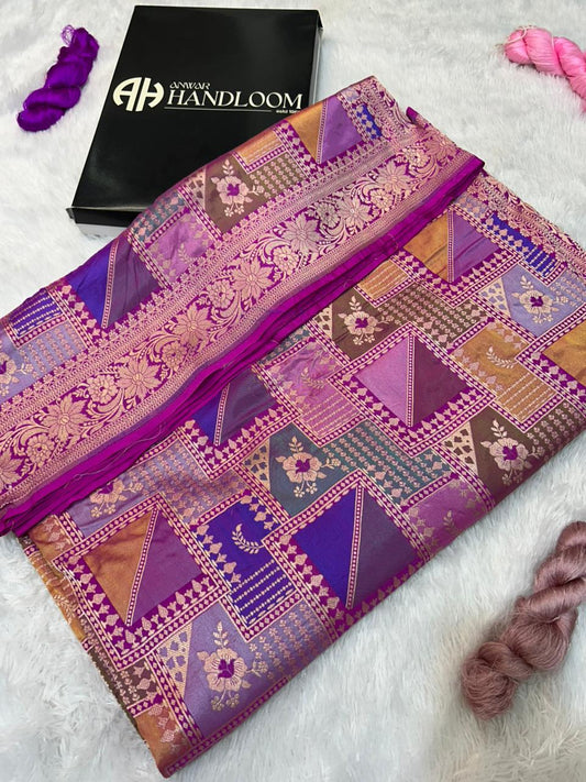 Exquisite Magenta & Lavender Handloom Banarasi Silk Saree with Ornate Gold Zari Pallu